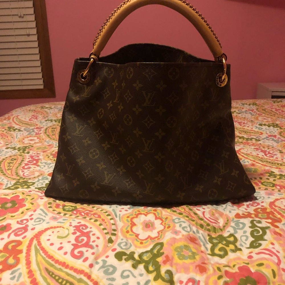 Louis Vuitton Artsy MM